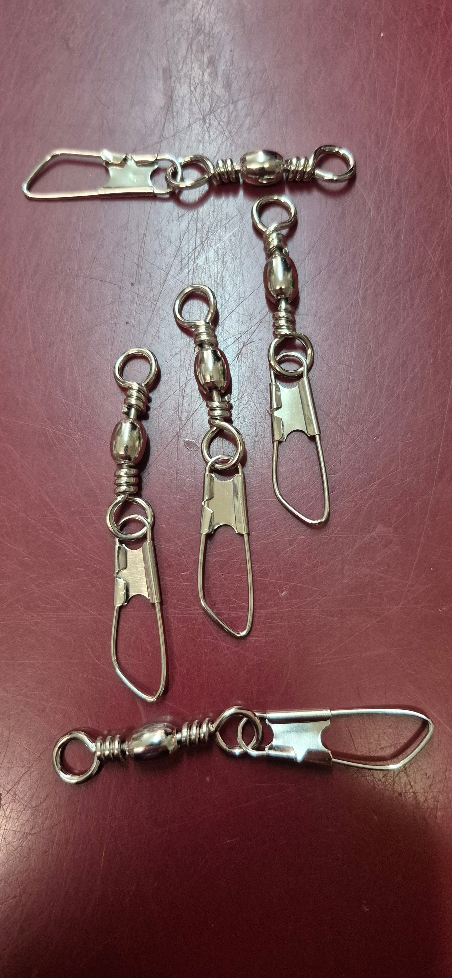 Meereswirbel mit Karabiner Nickel 5/0